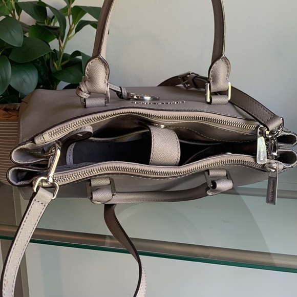 Micheal Kors Gray/Silver Bag - Picture 7 of 15